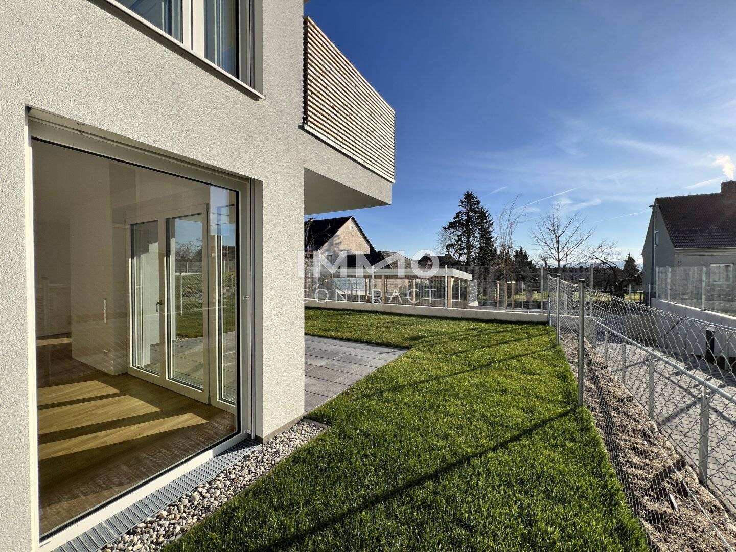 Apartment with garden view in green setting