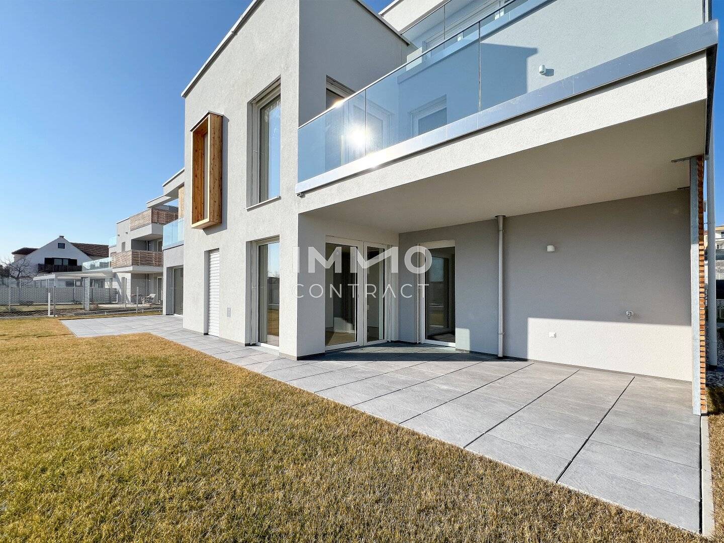 New build apartment in a quiet green location with garden and lift