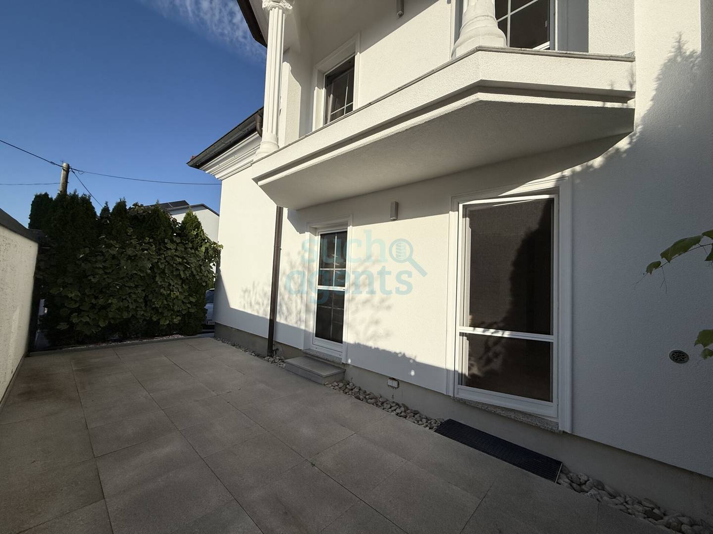 Exklusive Haushälfte mit moderner Küche, Marmorböden und 150 m² Nutzfläche