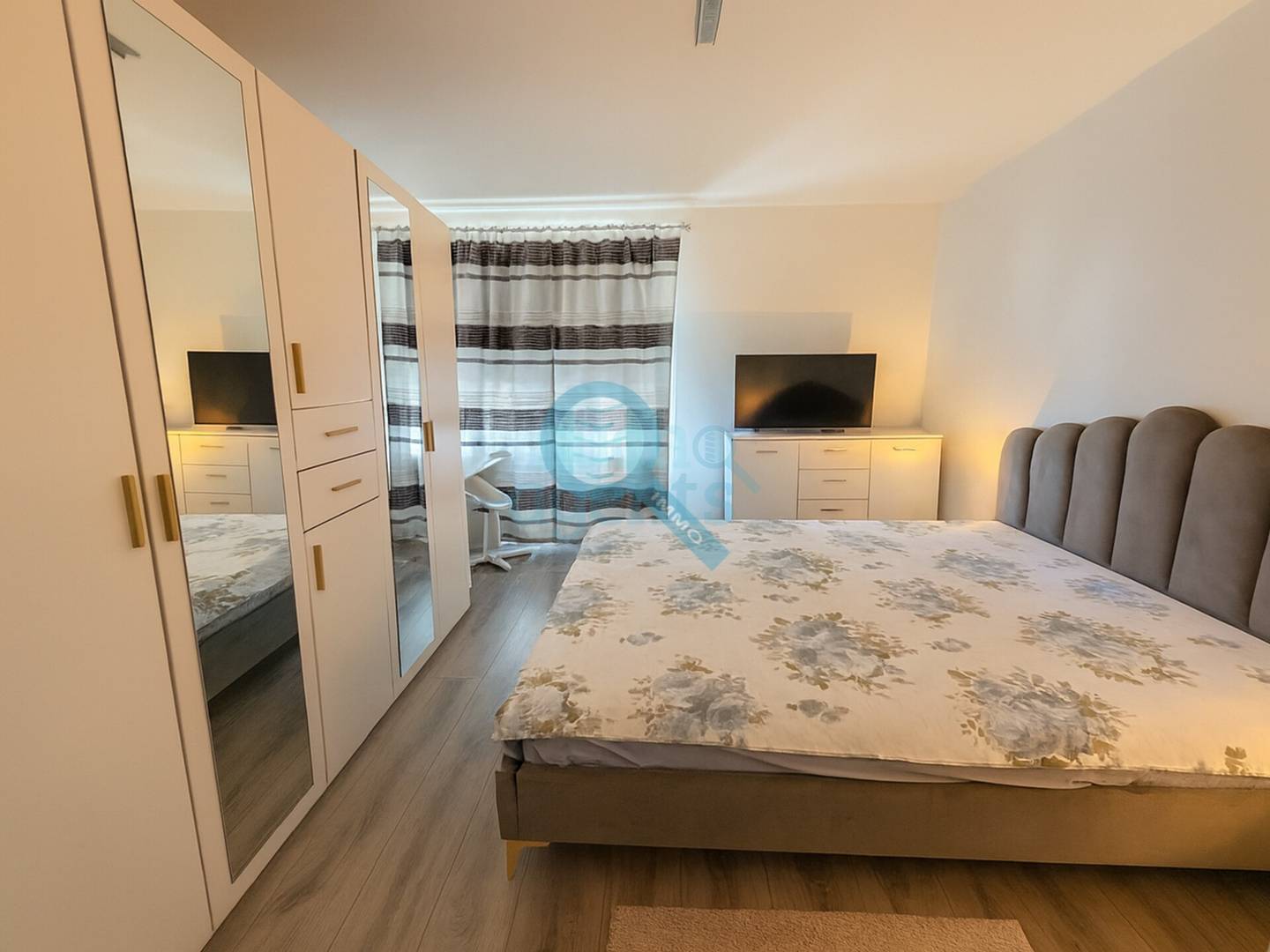 Wohnung mit Lift und Loggia nahe Wasserwald
