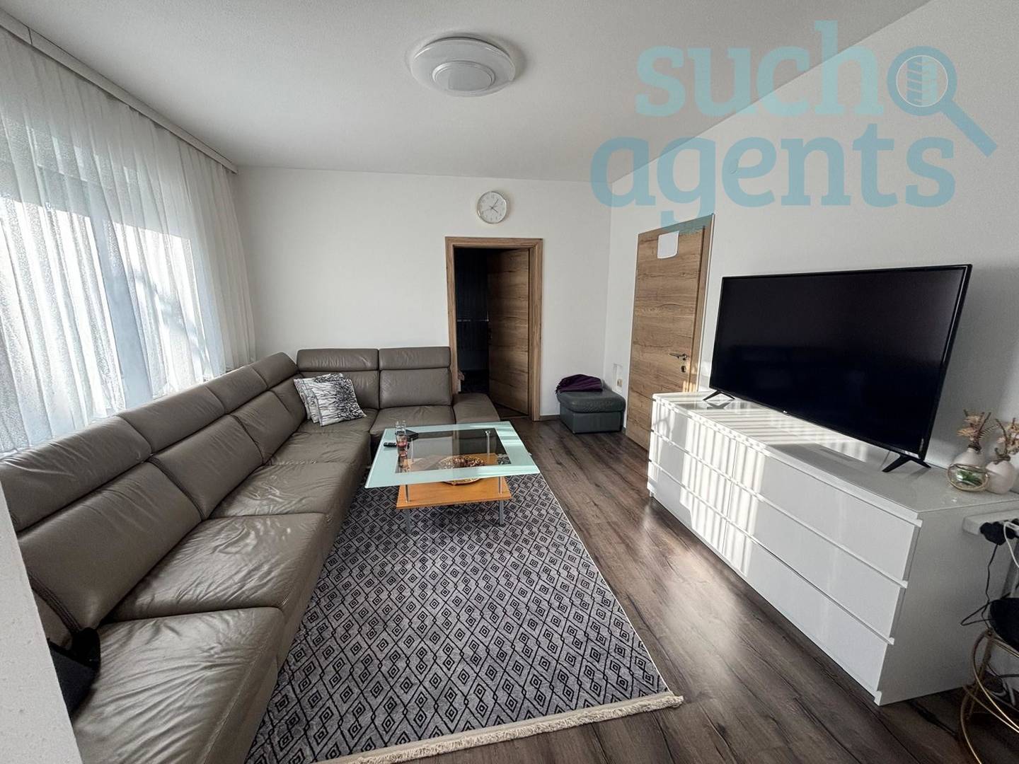 Zweifamilienhaus mit Westbalkon, Garage und Garten in Wagram