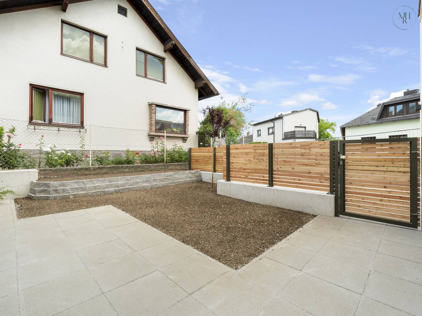 Neubau Wohnung mit Garten und Weinbergblick