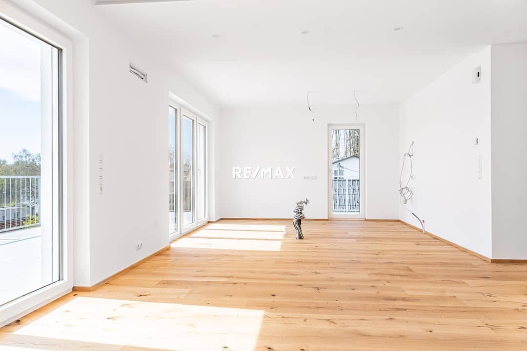 Erstbezug: Lichtdurchflutetes Penthouse mit Panorama-Ausblick
