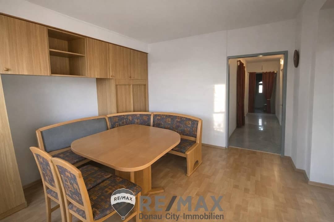2 Wohnzimmer a