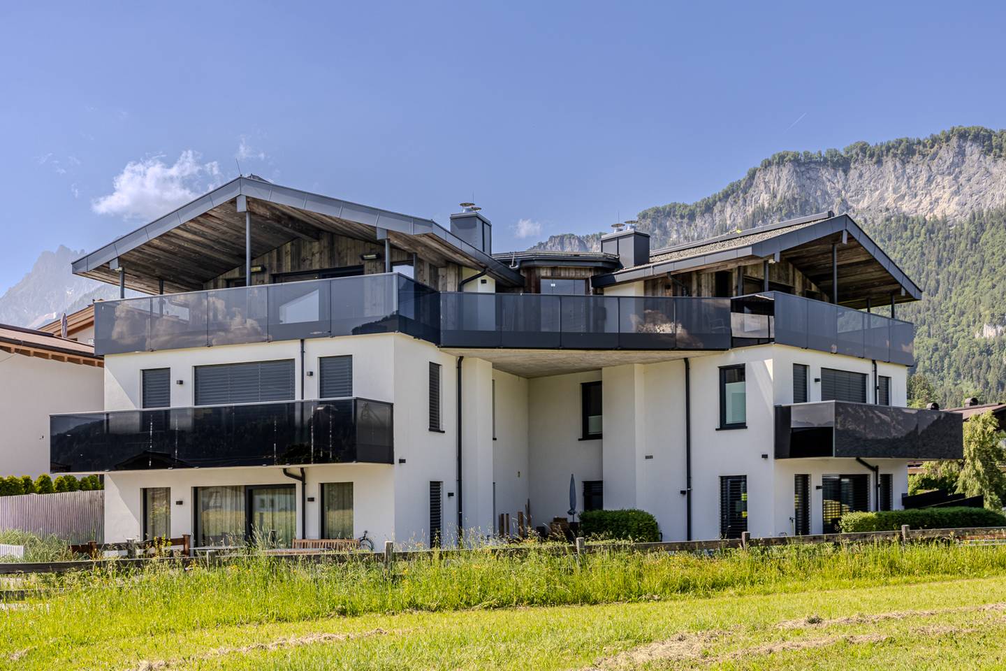 Penthouse with panorama terrace and mountain view