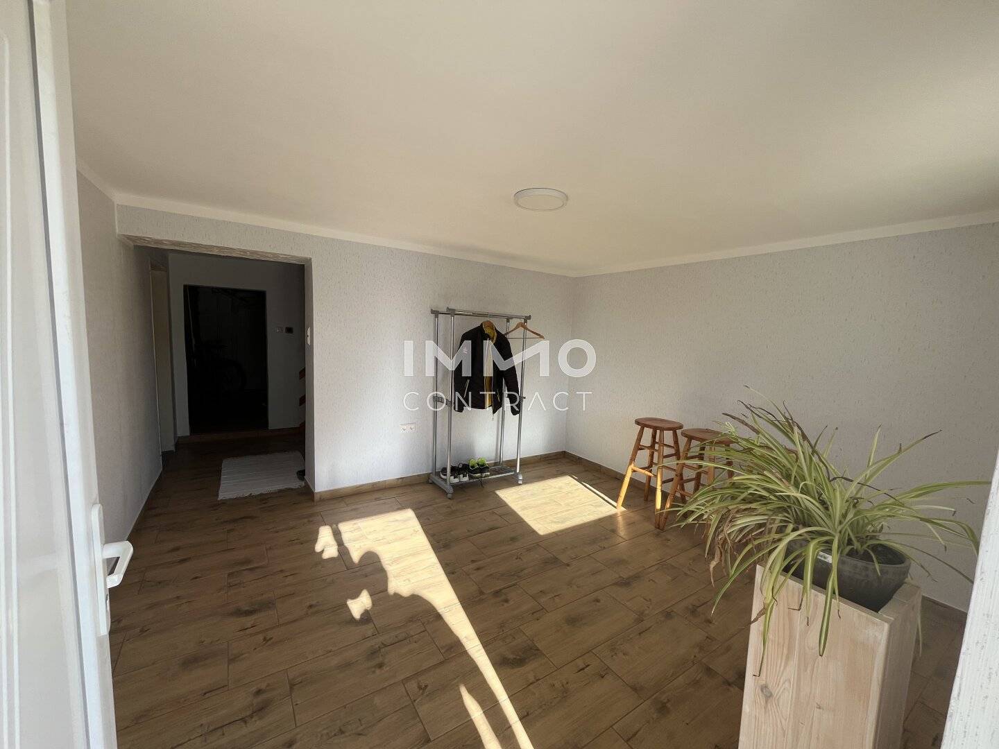 A House with Pure Wellness in Vienna's Outer Suburbs