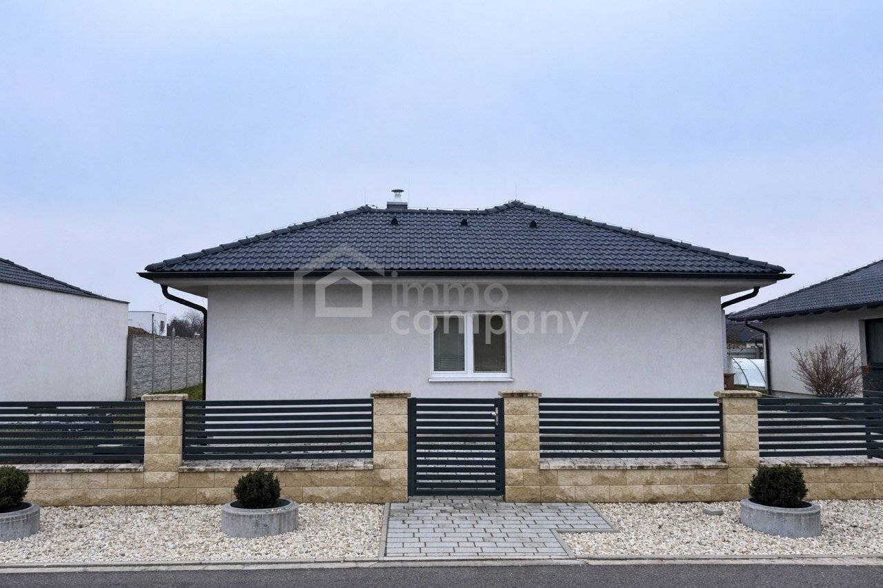 HOUSE HIGHLIGHT! 4 ROOMS | GARDEN | GARAGE | ABSOLUTE QUIET LOCATION | HAUS-HIGHLIGHT! 4 ZIMMER | GARTEN | GARAGE | ABSOLUTE RUHELAGE