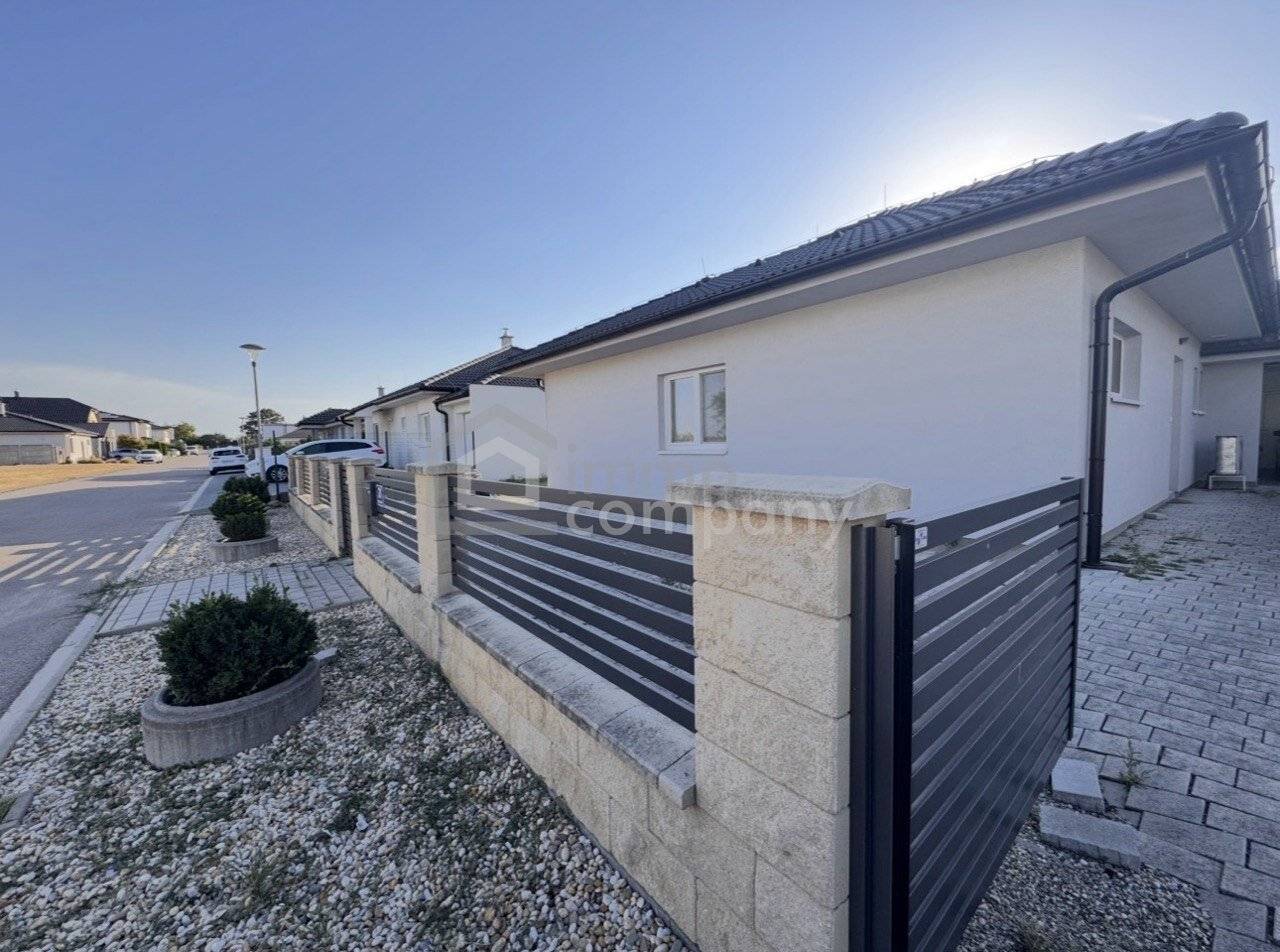 HOUSE HIGHLIGHT! 4 ROOMS | GARDEN | GARAGE | ABSOLUTE QUIET LOCATION | HAUS-HIGHLIGHT! 4 ZIMMER | GARTEN | GARAGE | ABSOLUTE RUHELAGE