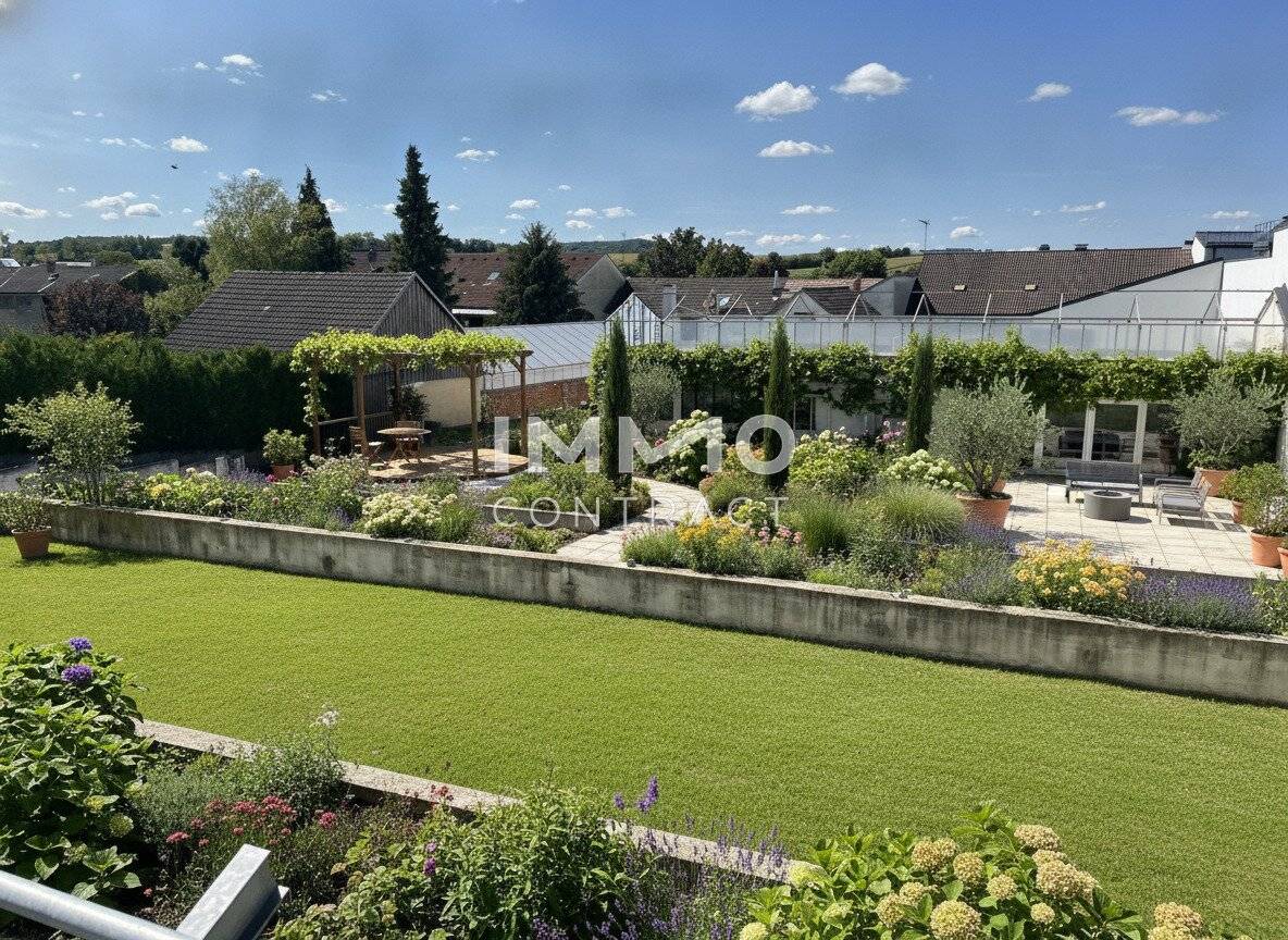 New price !! 2,200 m² plot in the center