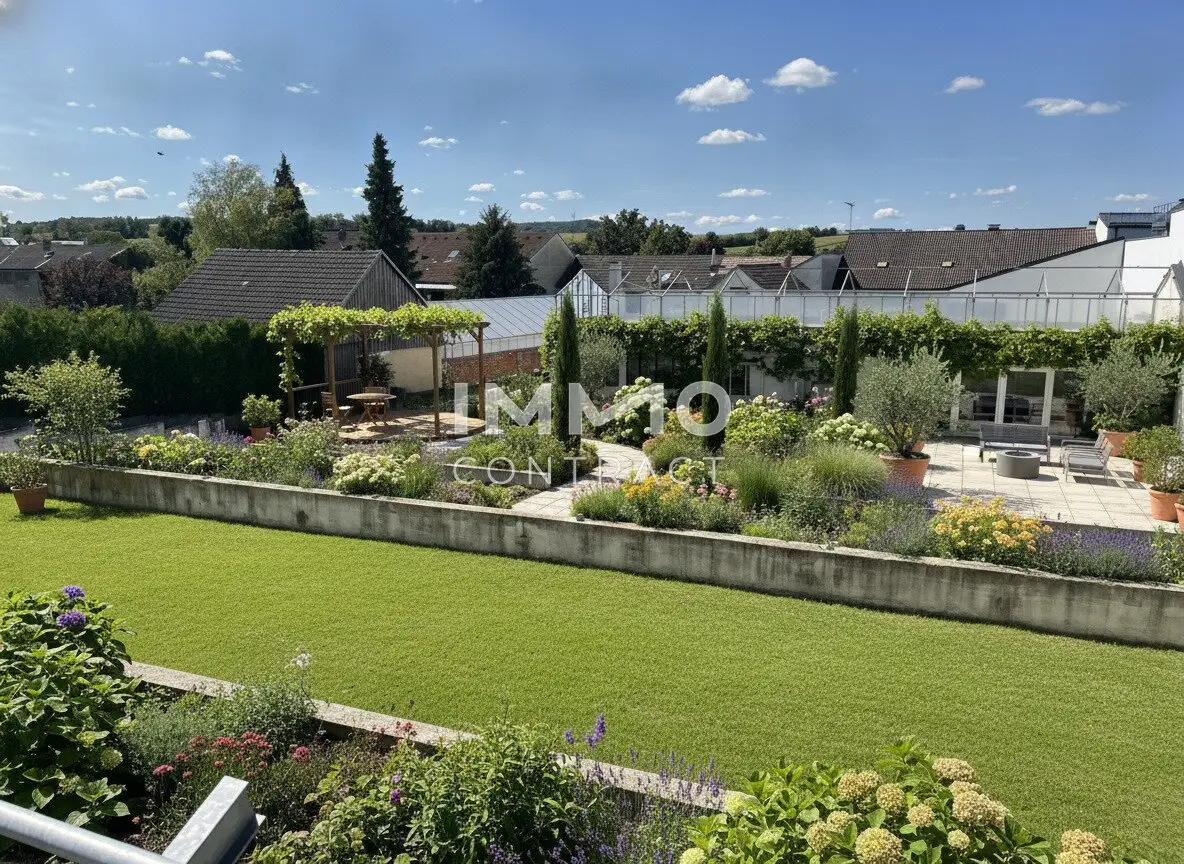 New price !! 2,200 m² plot in the center