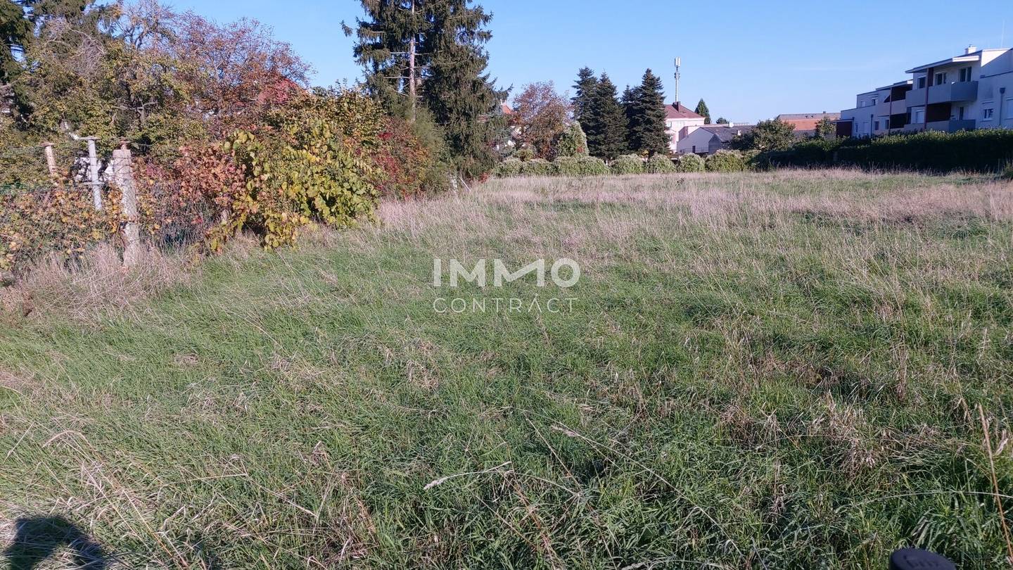 Large building plot in Hohenau - in the center and yet quiet on a one way street
