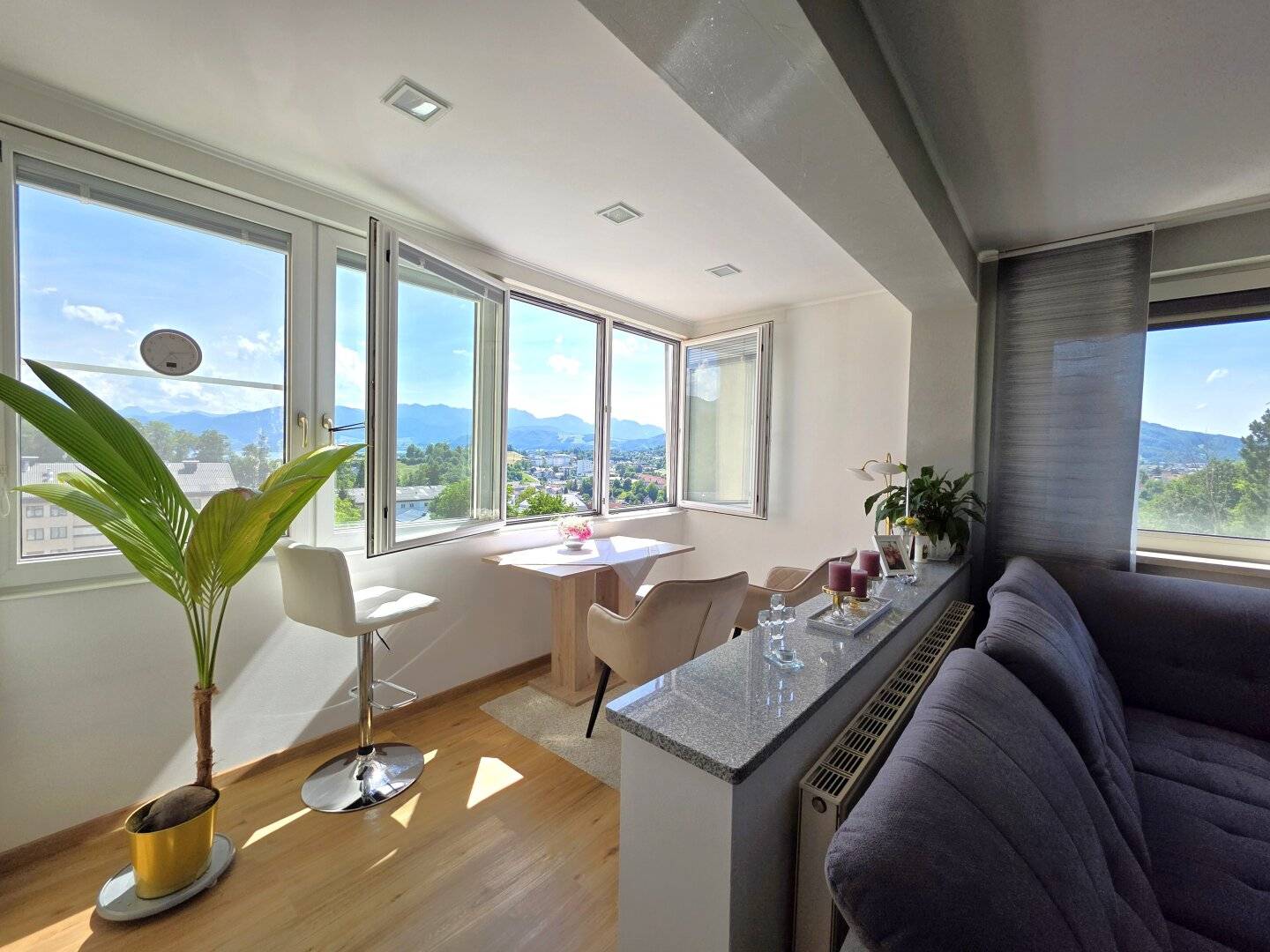 Wohnung mit Gebirgsblick und Loggia möbliert