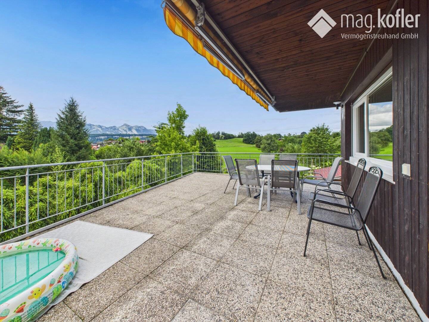 Wohnen mit Weitblick auf der Letze in Feldkirch – Zweifamilienhaus mit Gartenidylle