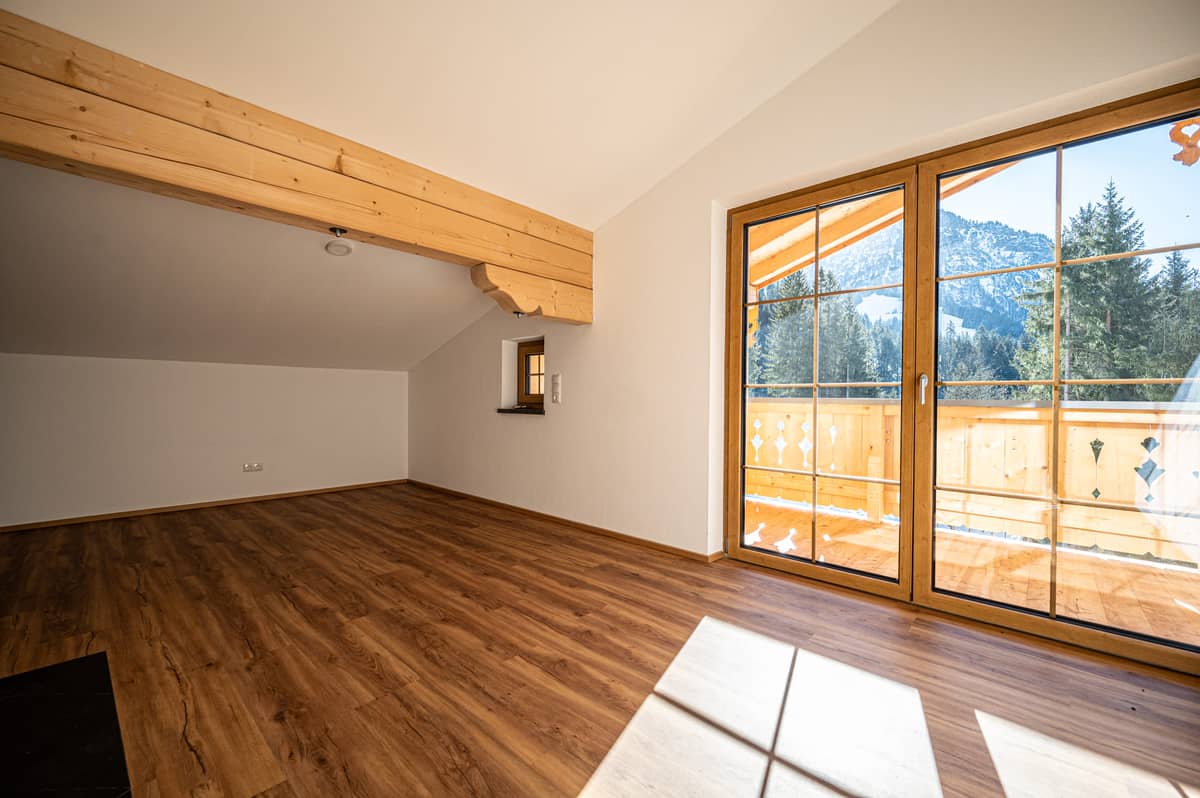 Dachgeschosswohnung in Hochfilzen in Alleinlage am Bauernhof, 85 m²