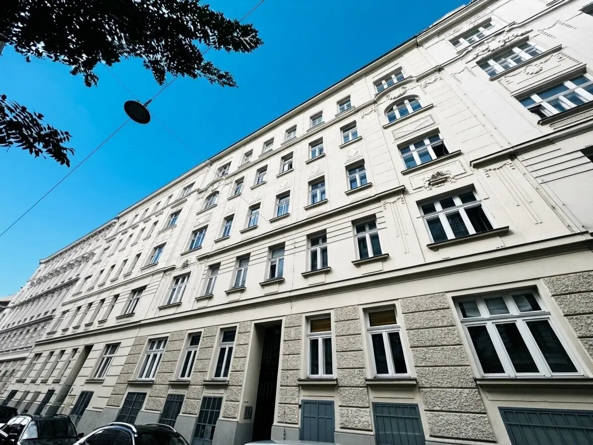 Wohnung near Augarten with long term tenancy