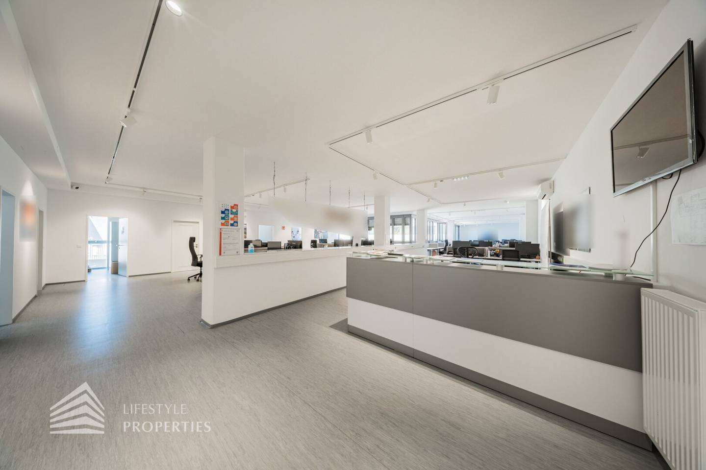 Attractive 10-Room Office/Practice near Enkplatz, Vienna Simmering