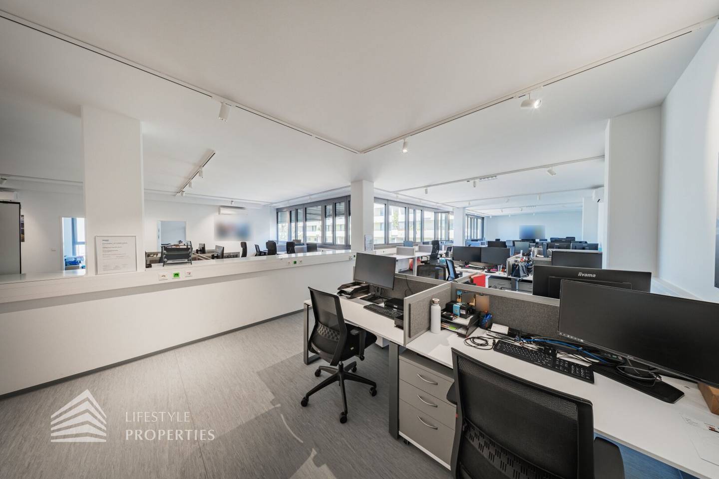 Attractive 10-Room Office/Practice near Enkplatz, Vienna Simmering