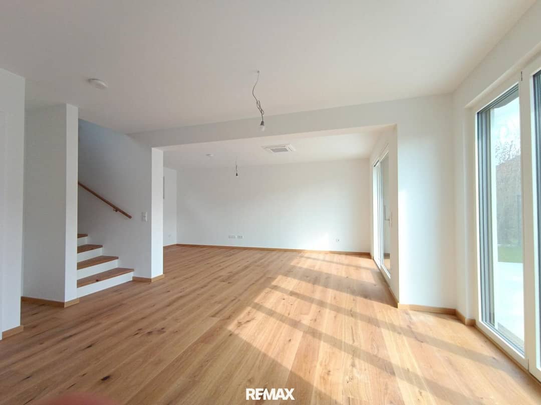 Erstbezug: 4-Zimmer Reihenhaus in Essling mit Garten, ca. 108 m²