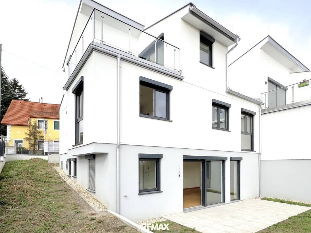Neubau-Reihenhaus in Wien Liesing mit Dachterrasse & Garage