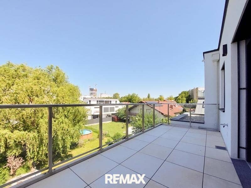 Newly built apartment near Alte Donau balcony