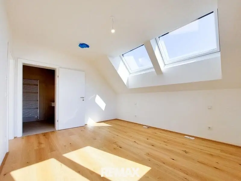 First occupancy new build apartment near Alte Donau balcony
