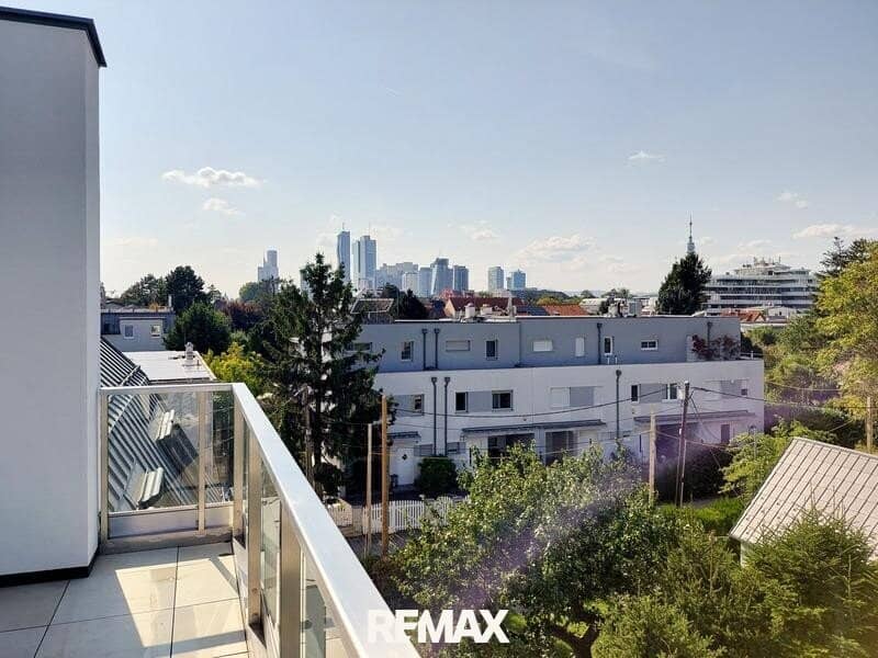 Apartment in first occupancy near Alte Donau with living kitchen