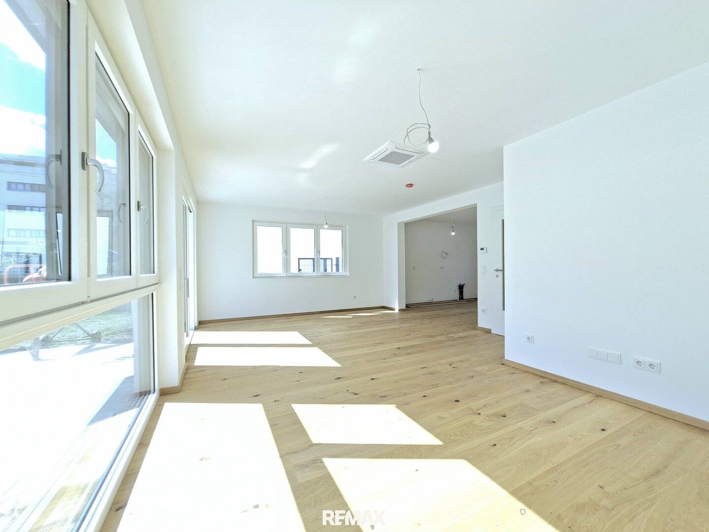 First occupancy First class semi detached house on its own plot