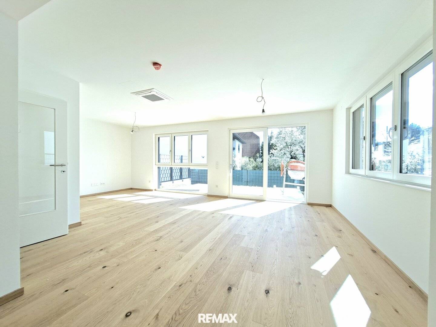 First occupancy First class semi detached house on its own plot