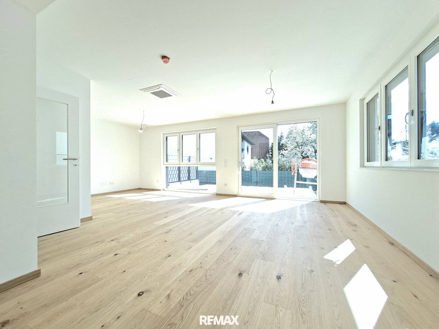 First occupancy First class semi detached house on its own plot