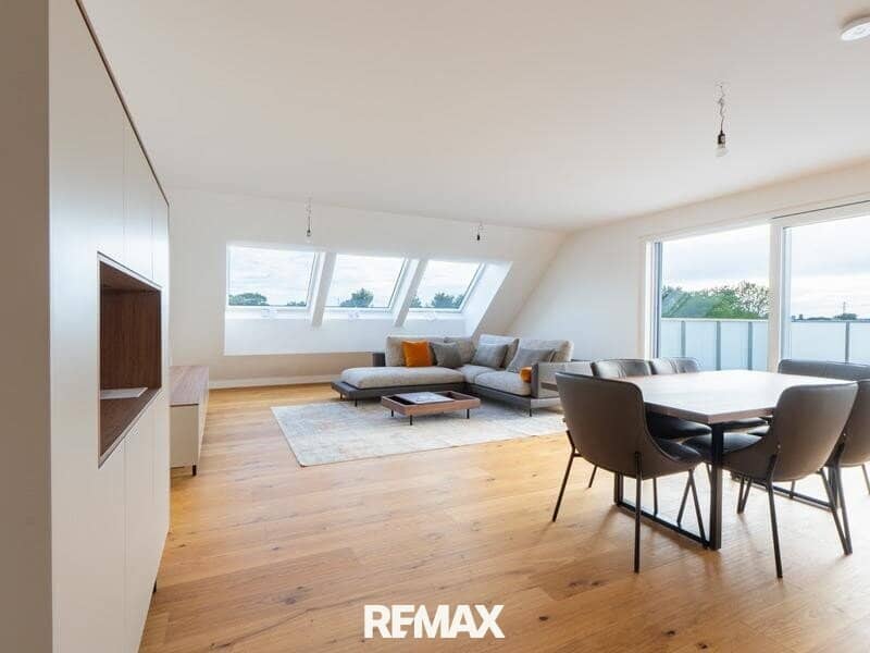 Dachgeschosswohnung mit zwei Terrassen und Aufzug