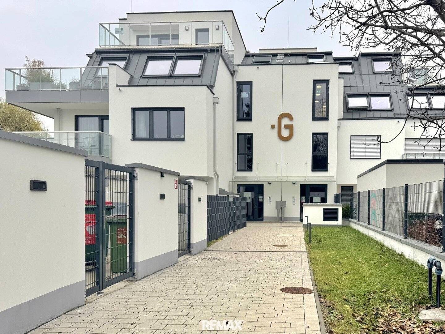 Apartment near the Old Danube with two terraces