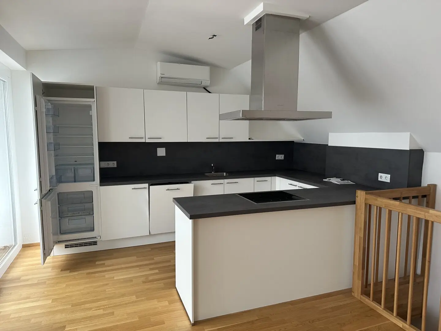 Sonnige, helle 3 Zimmer Wohnung,  inkl. Küche und Klimaanlage- Nähe Bahnhof Mödling