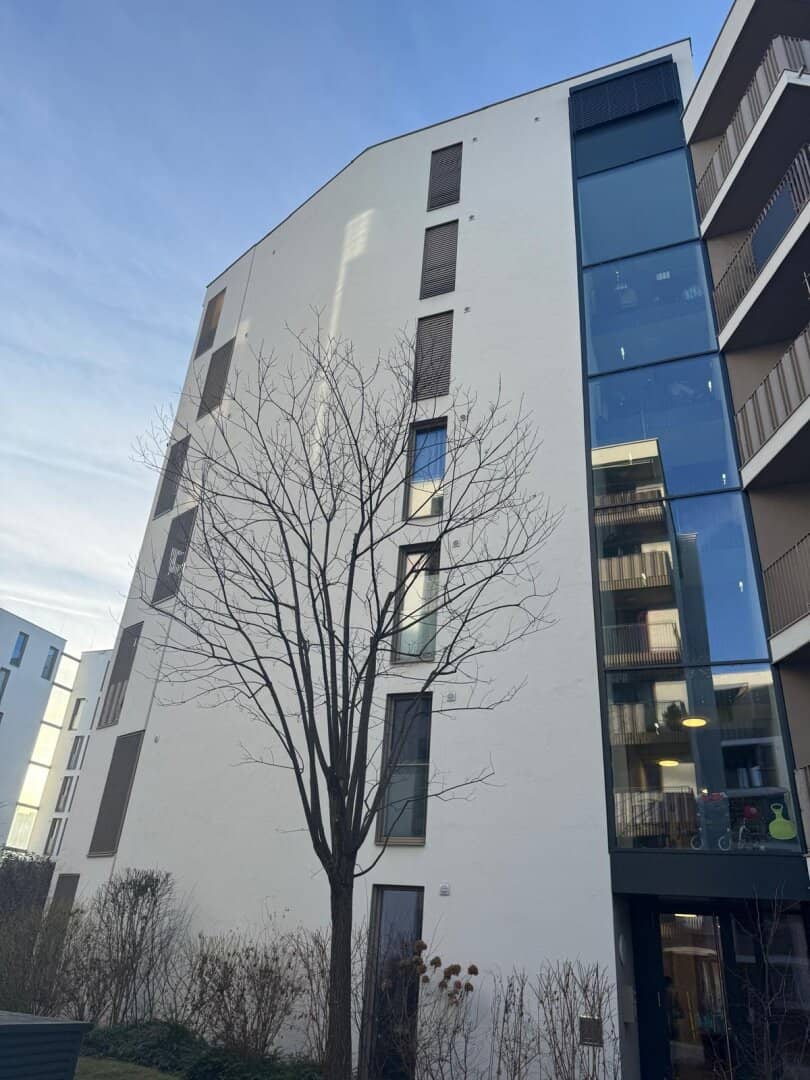 Apartment with southwest balcony and underground parking space
