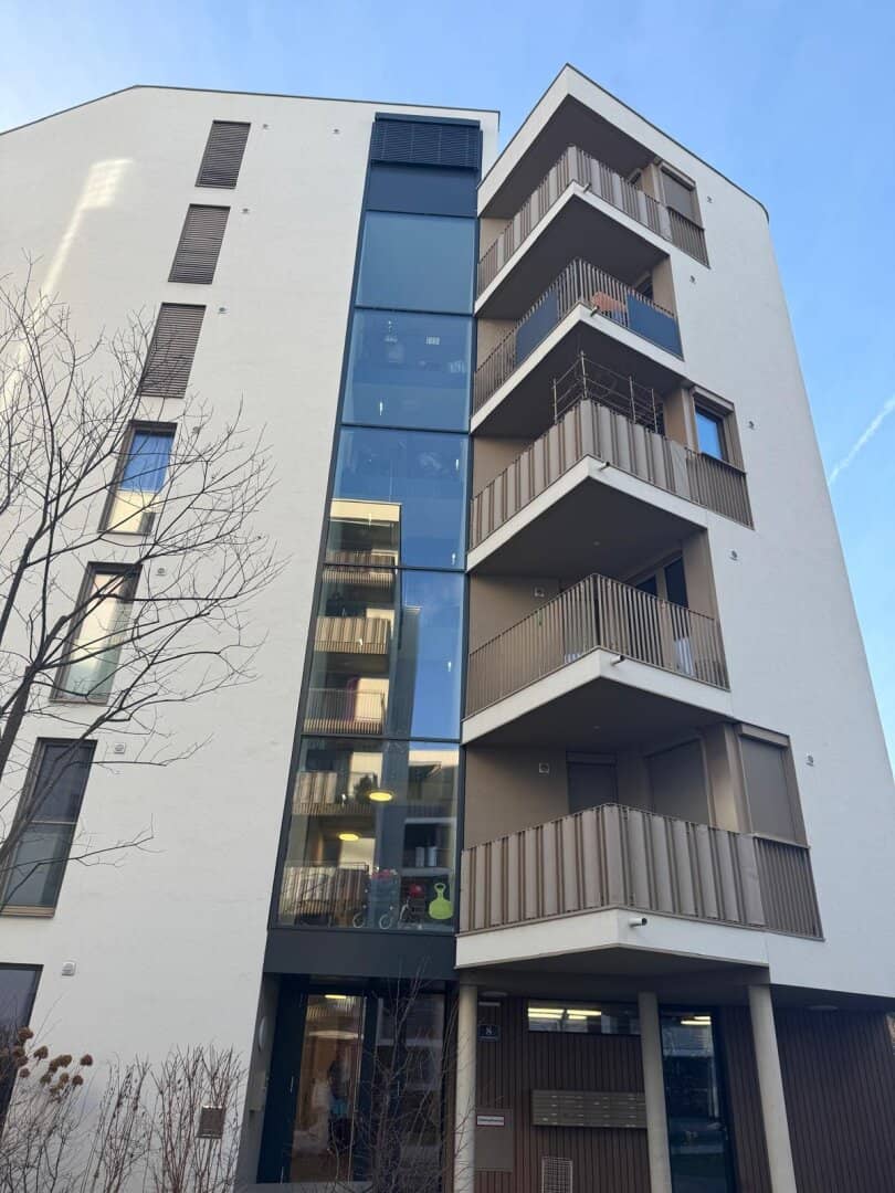 Apartment with southwest balcony and underground parking space