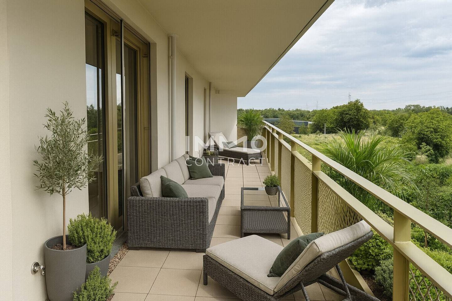 Brand new apartment with open plan kitchen and balcony