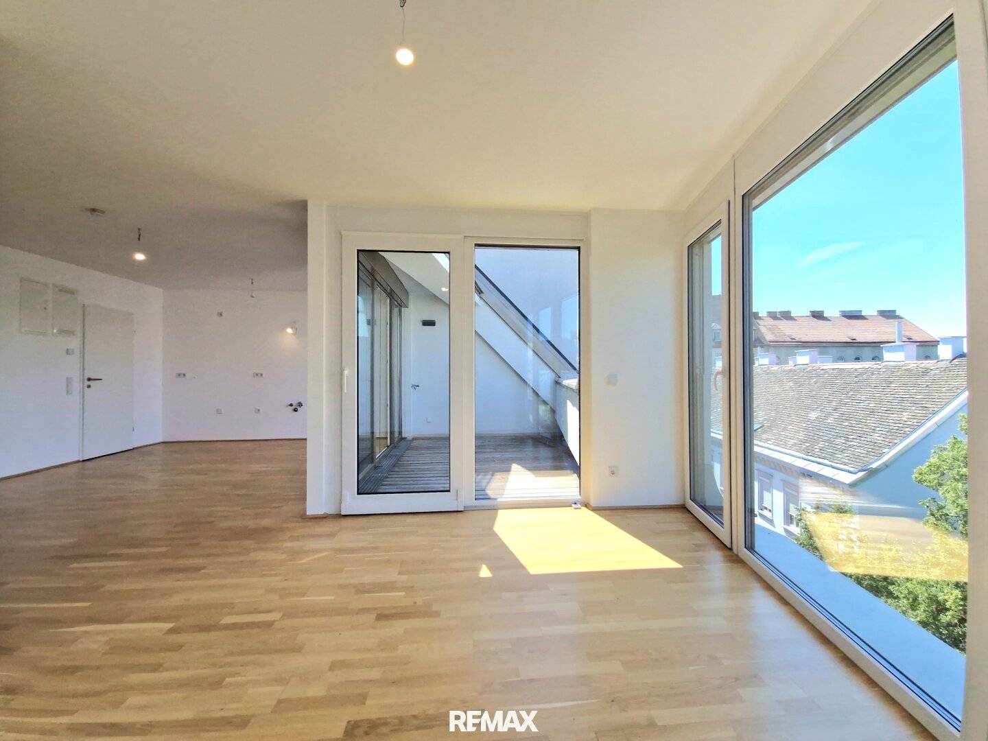 Attic apartment newly built with rooftop terrace