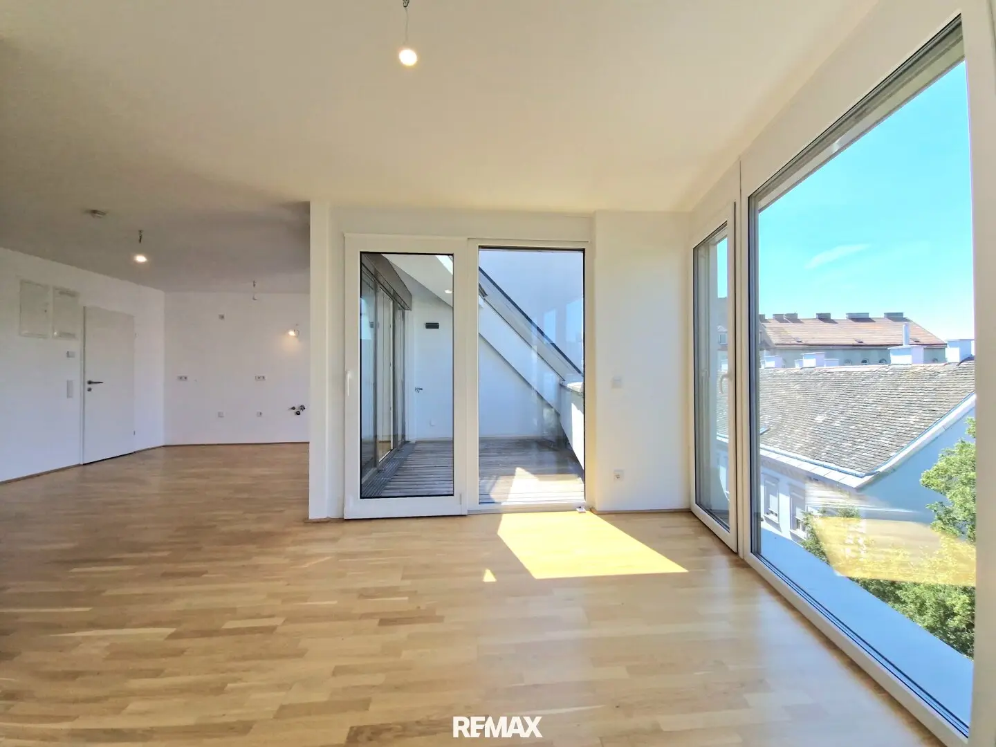 Attic apartment newly built with rooftop terrace