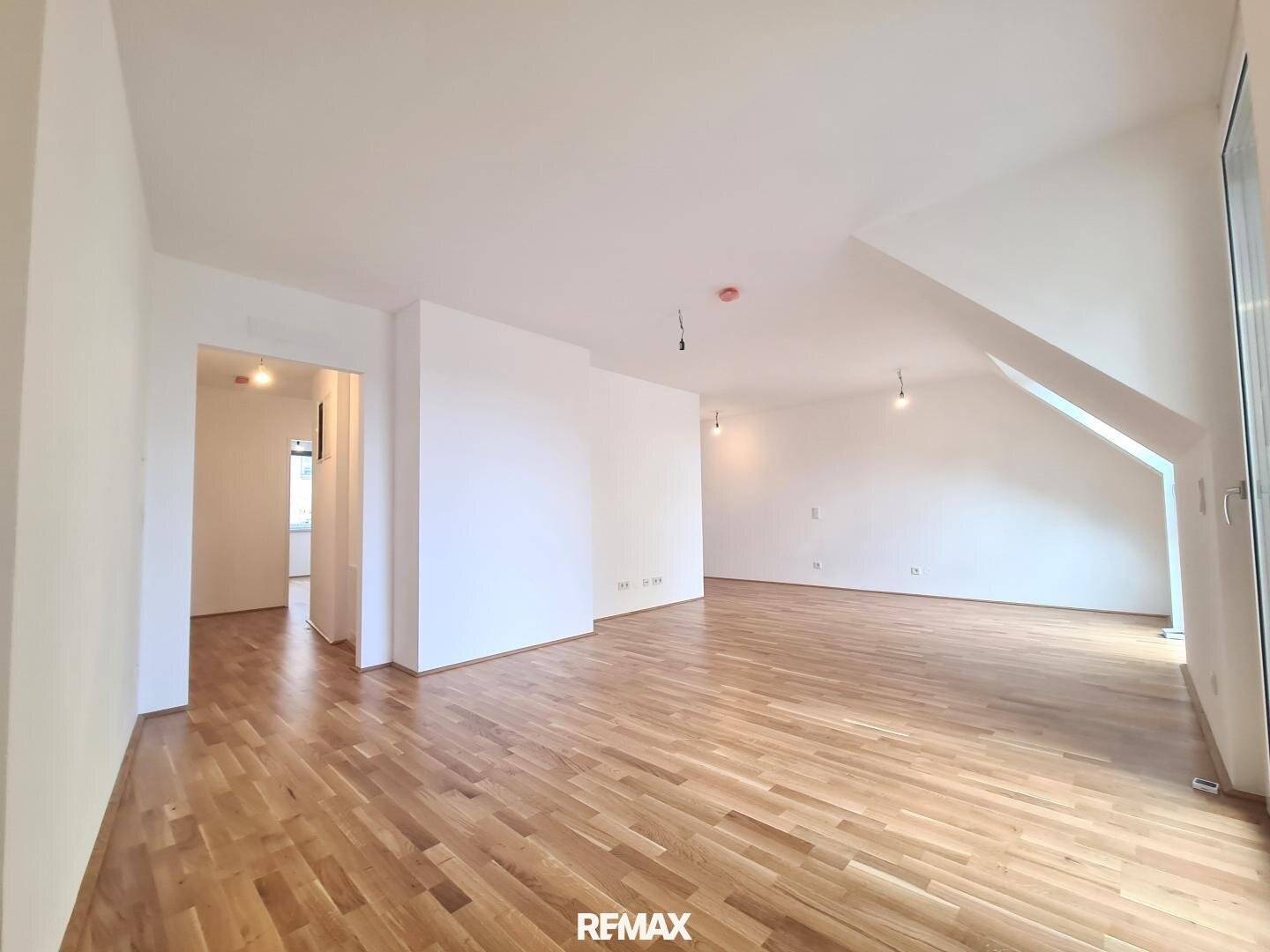 Dachgeschosswohnung Neubau mit hofseitigem Balkon