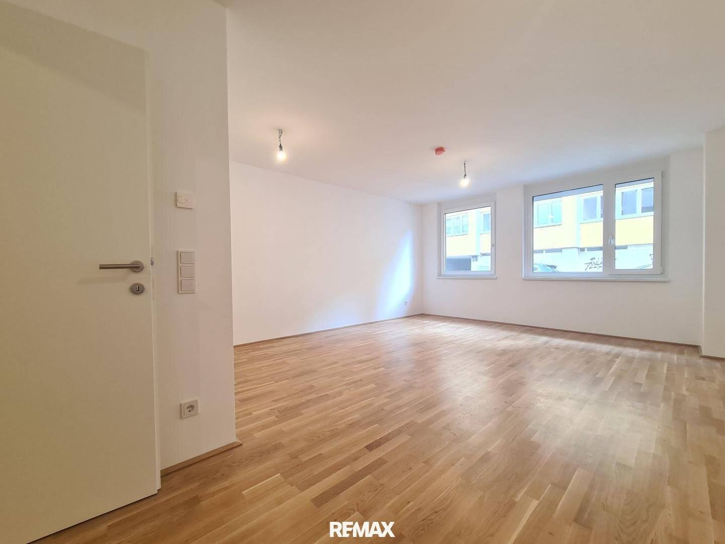 Erstbezug Wohnung Hofterrasse nahe AKH