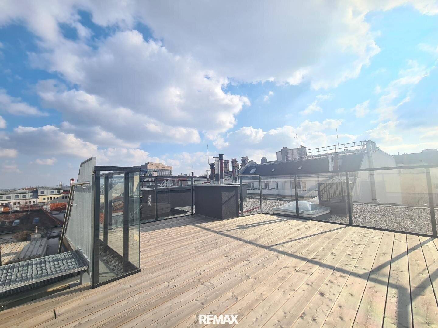 Penthouse Erstbezug mit zwei Terrassen und Garage
