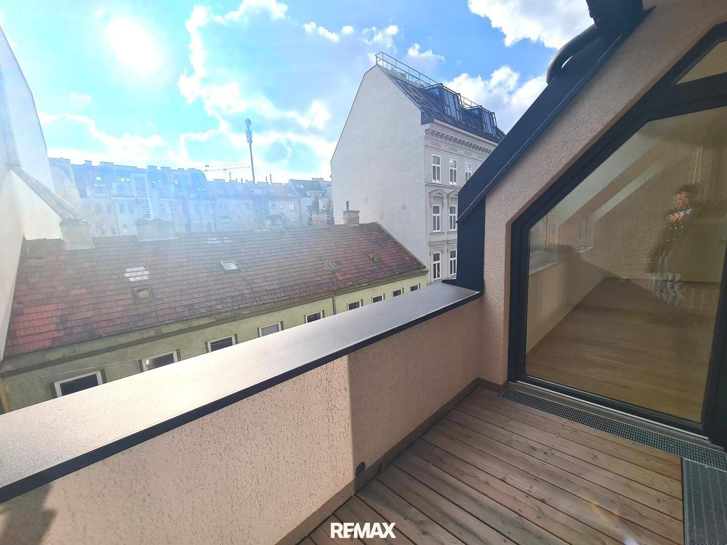 Dachgeschosswohnung Erstbezug mit Loggia nahe AKH
