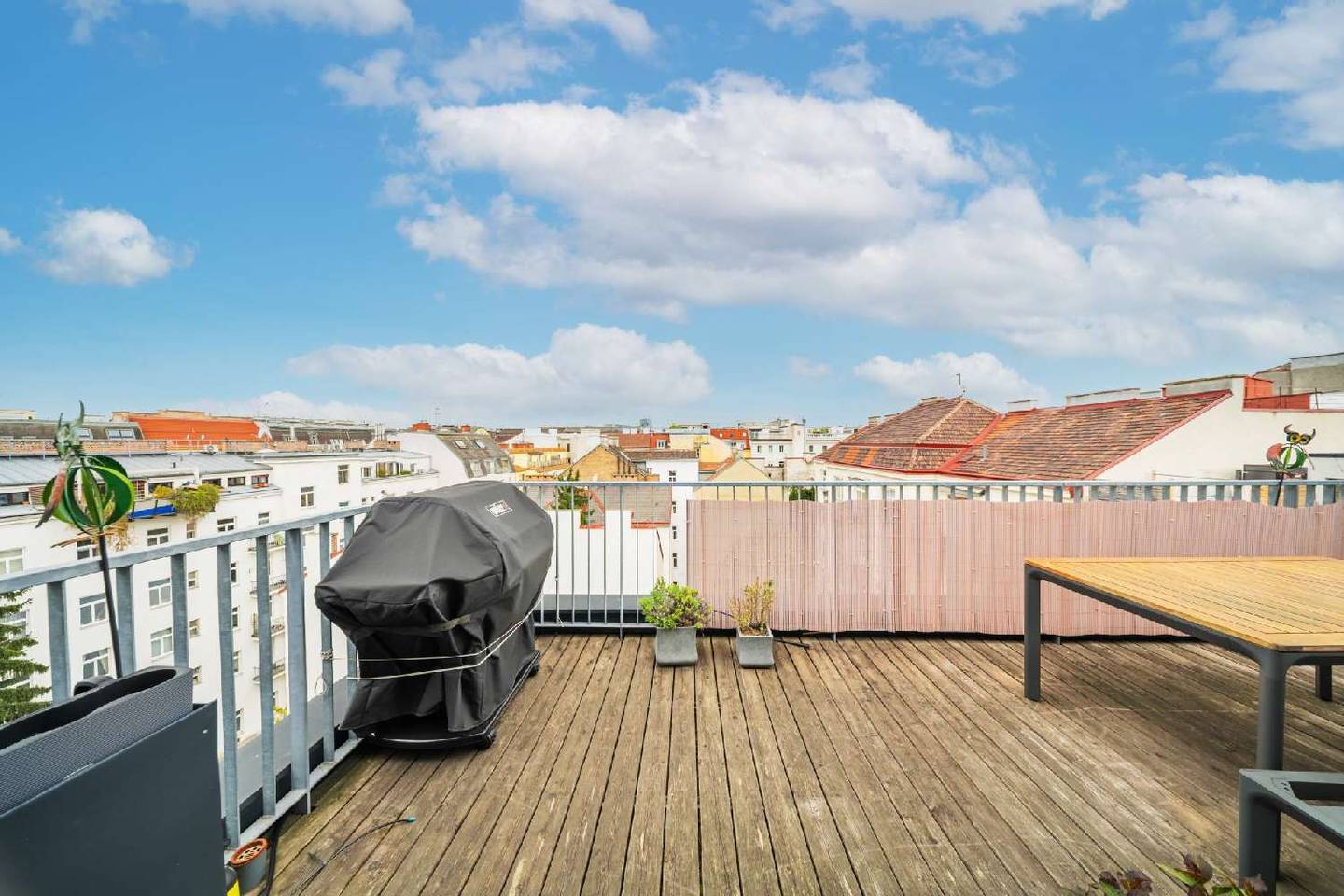 Maisonette apartment with terrace near Arenbergpark