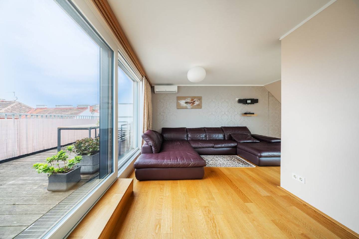 Maisonette apartment with terrace near Arenbergpark