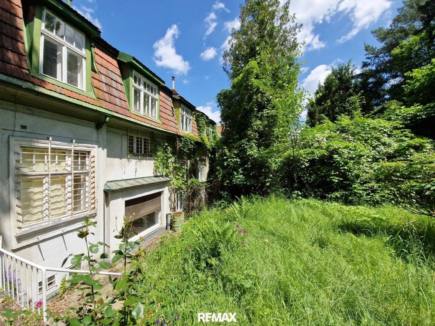 Single family house for renovation old building jewel in Dornbach