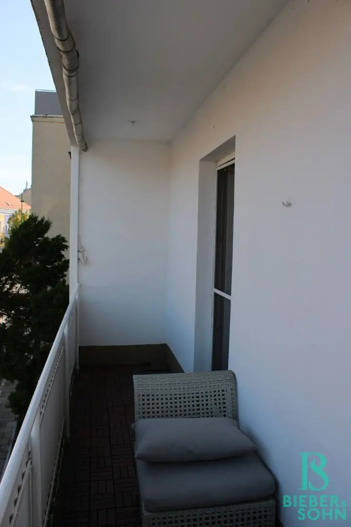 Furnished apartment with loggia on the first floor