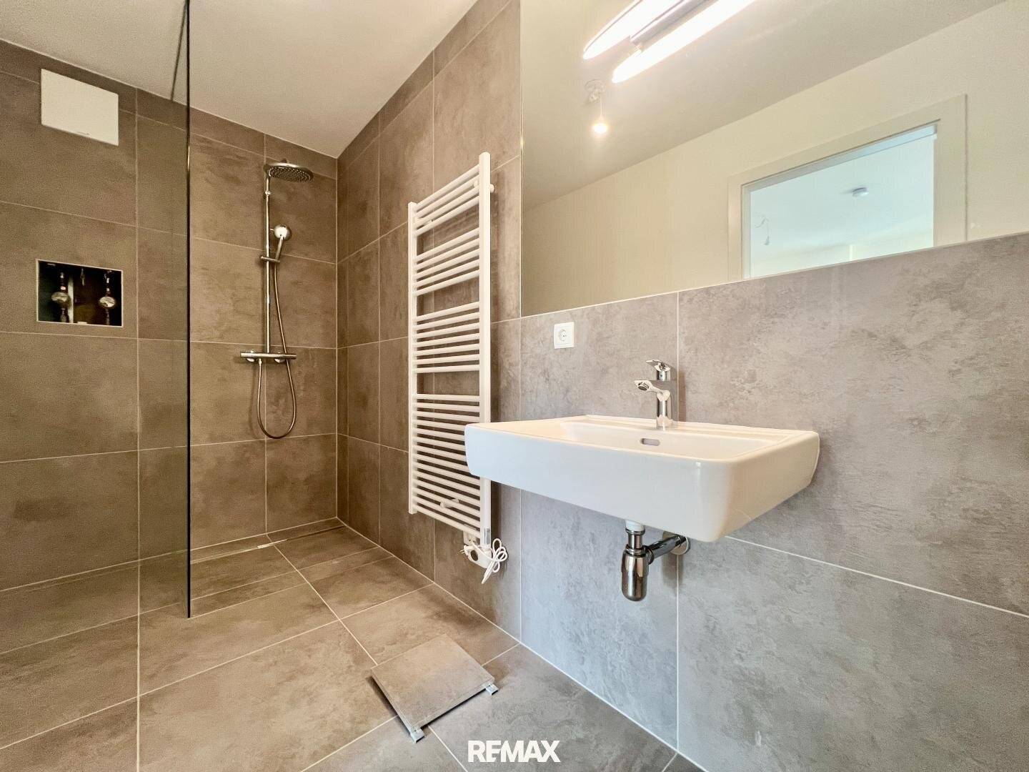 Newly built top floor apartment near Old Danube