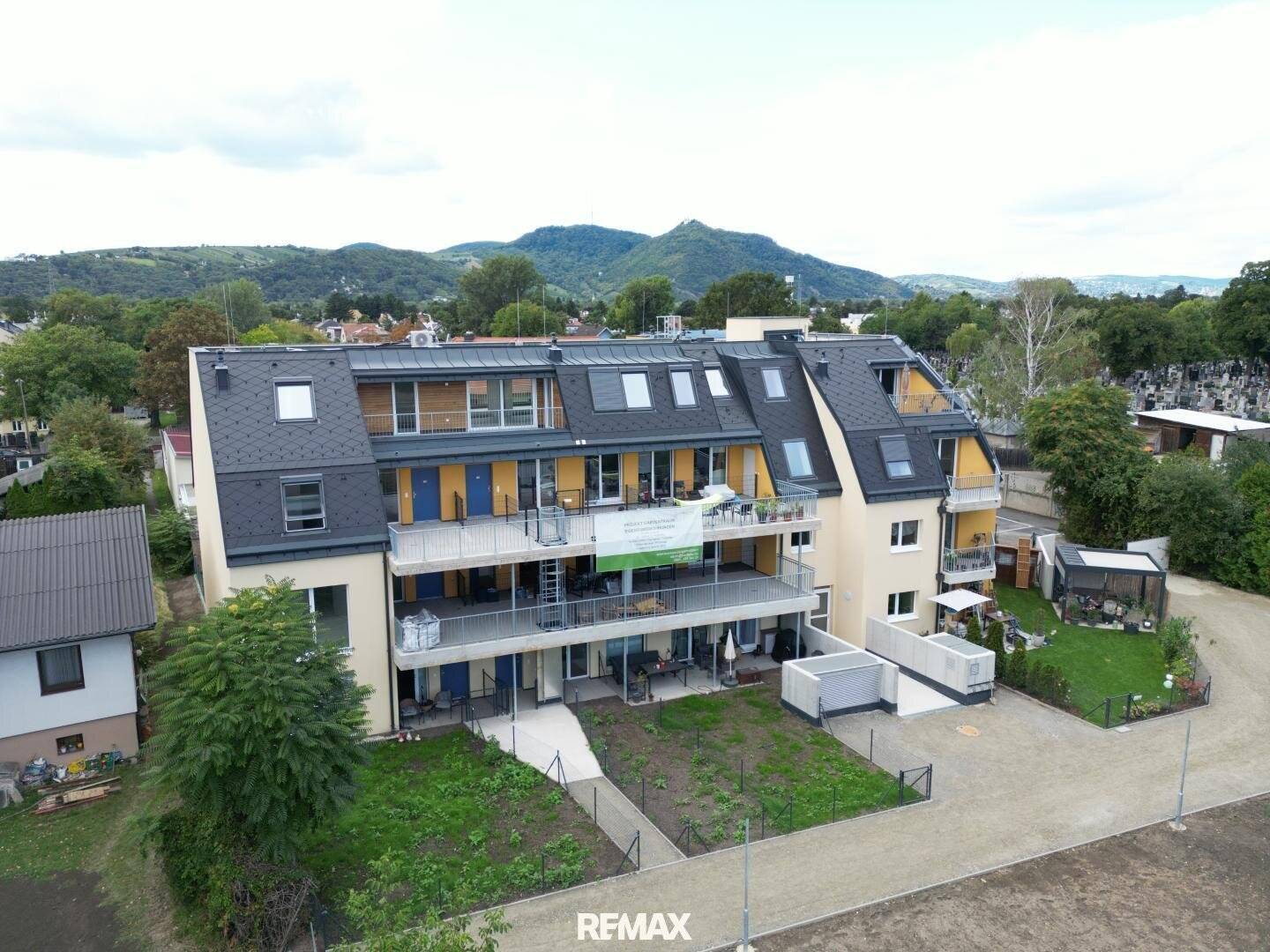 New construction apartment with terrace near the Danube