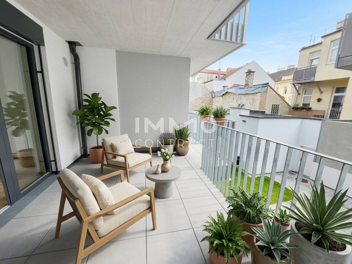Apartment with loggia near Schönbrunn Palace