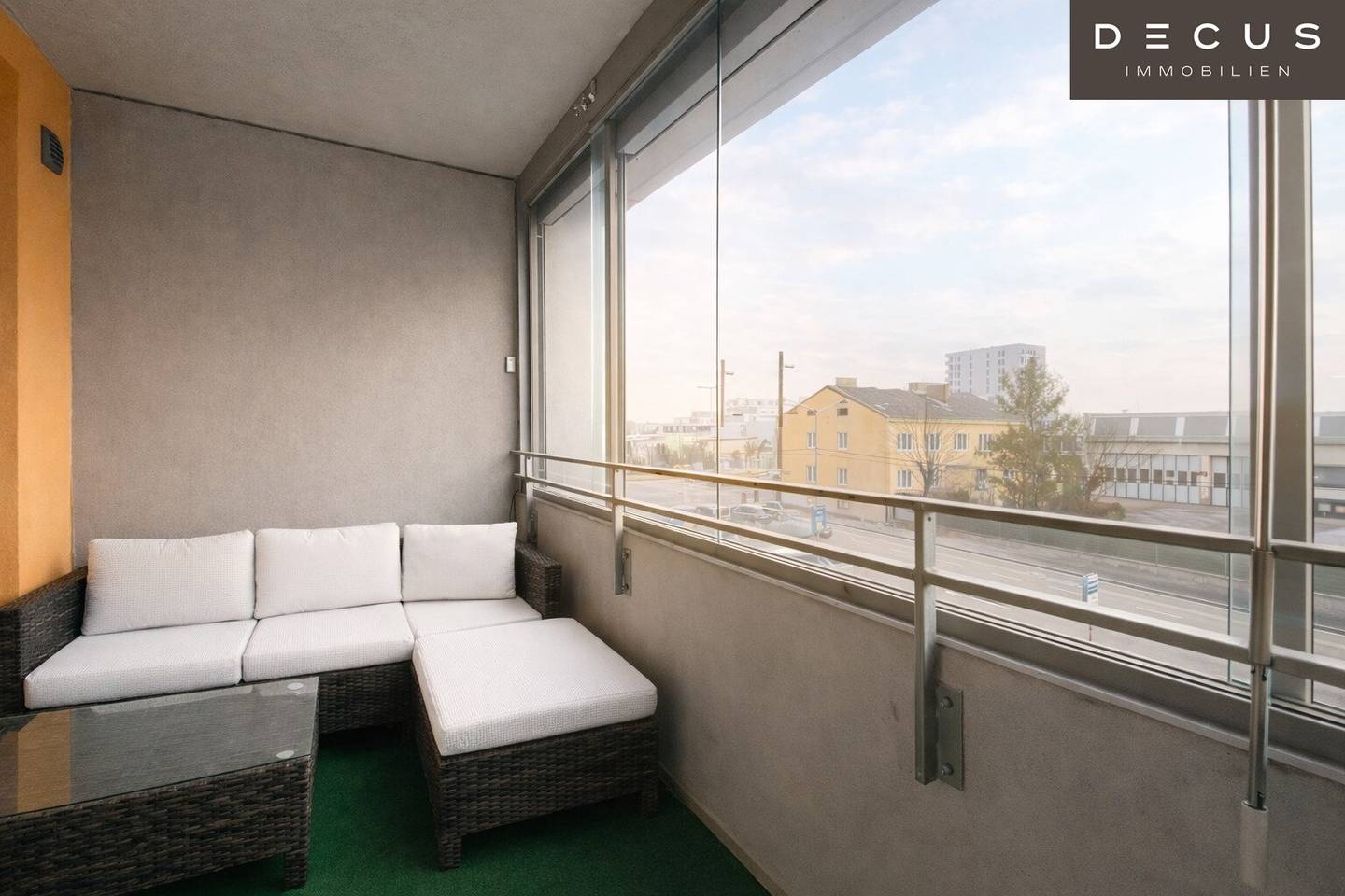 2 ZIMMER | LOGGIA MIT REICHLICH PLATZ | AB OKTOBER VERFÜGBAR | NAHE WIENERBERG