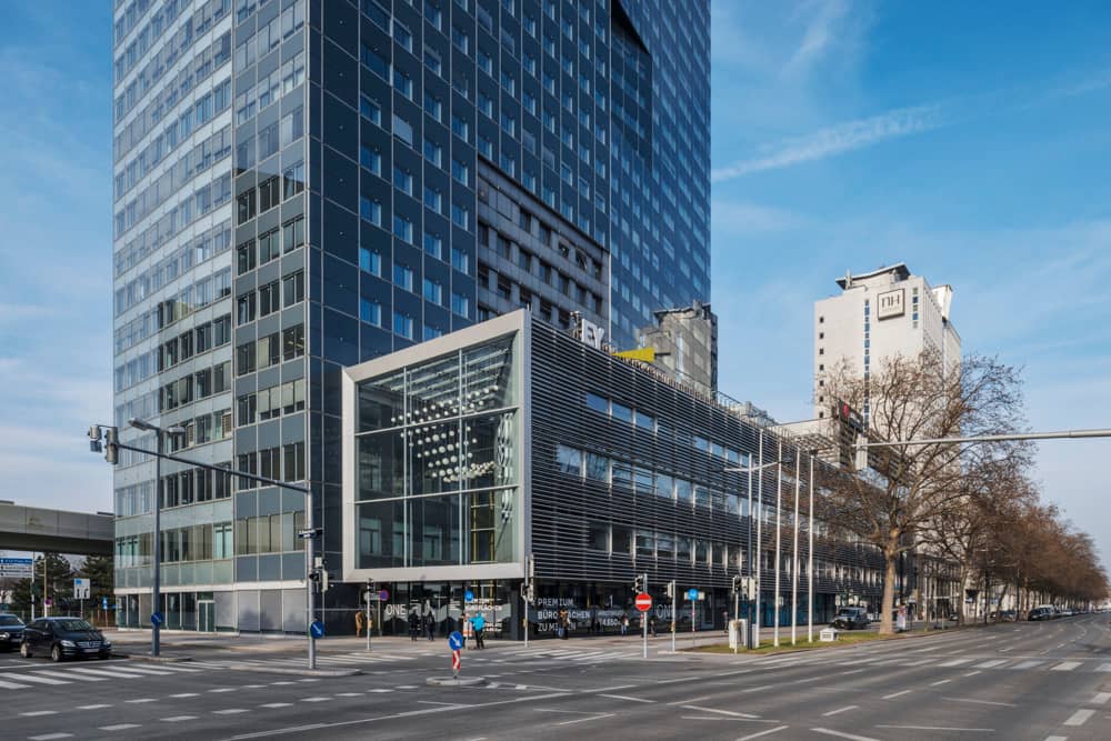 BÜROS mit FERNBLICK - IZD TOWER